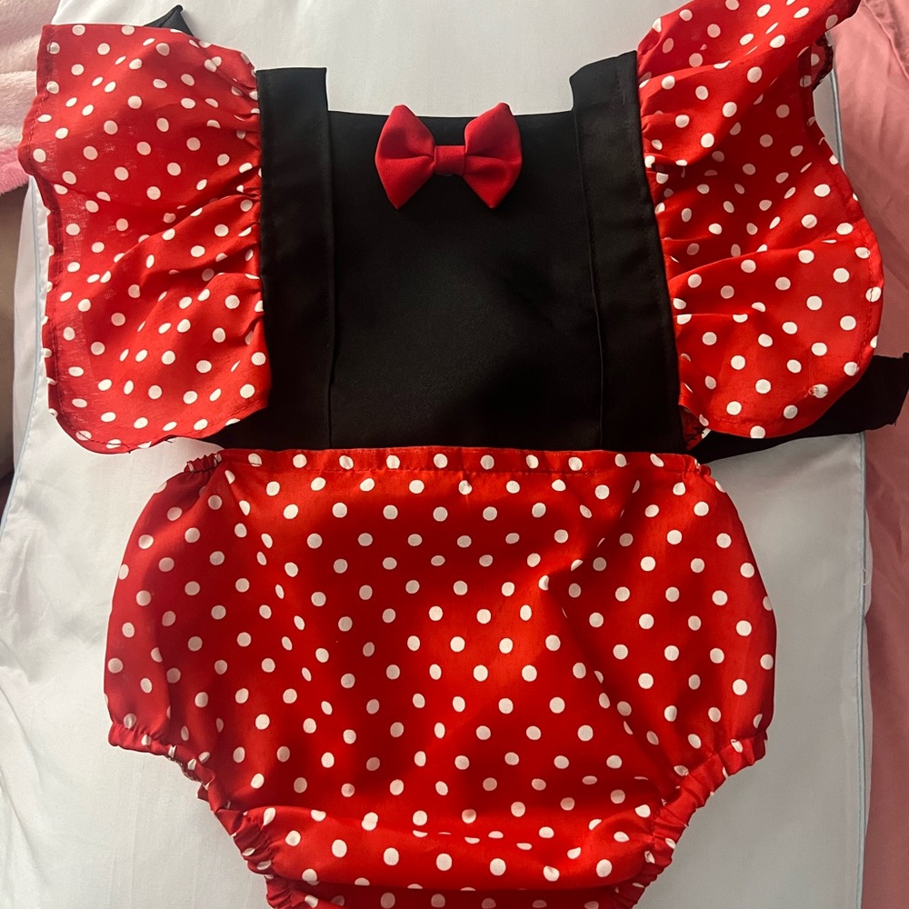 Minnie Mouse - Picture 3 of 3